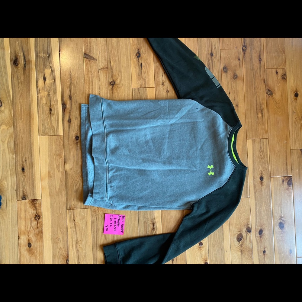 Under armour boys crewneck